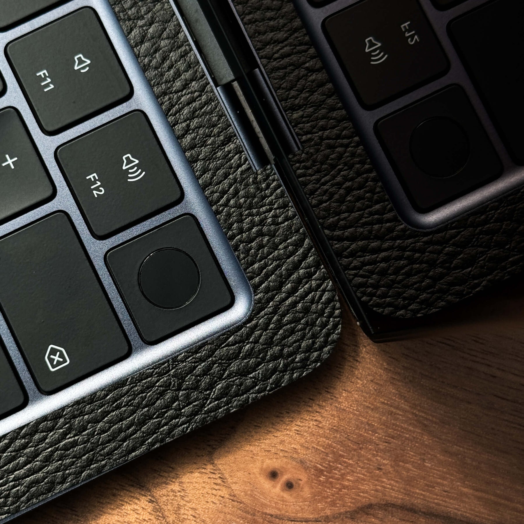 Magic Keyboard for iPad AIR 4/5 RIDERS Black LEATHER Skin, Wrap