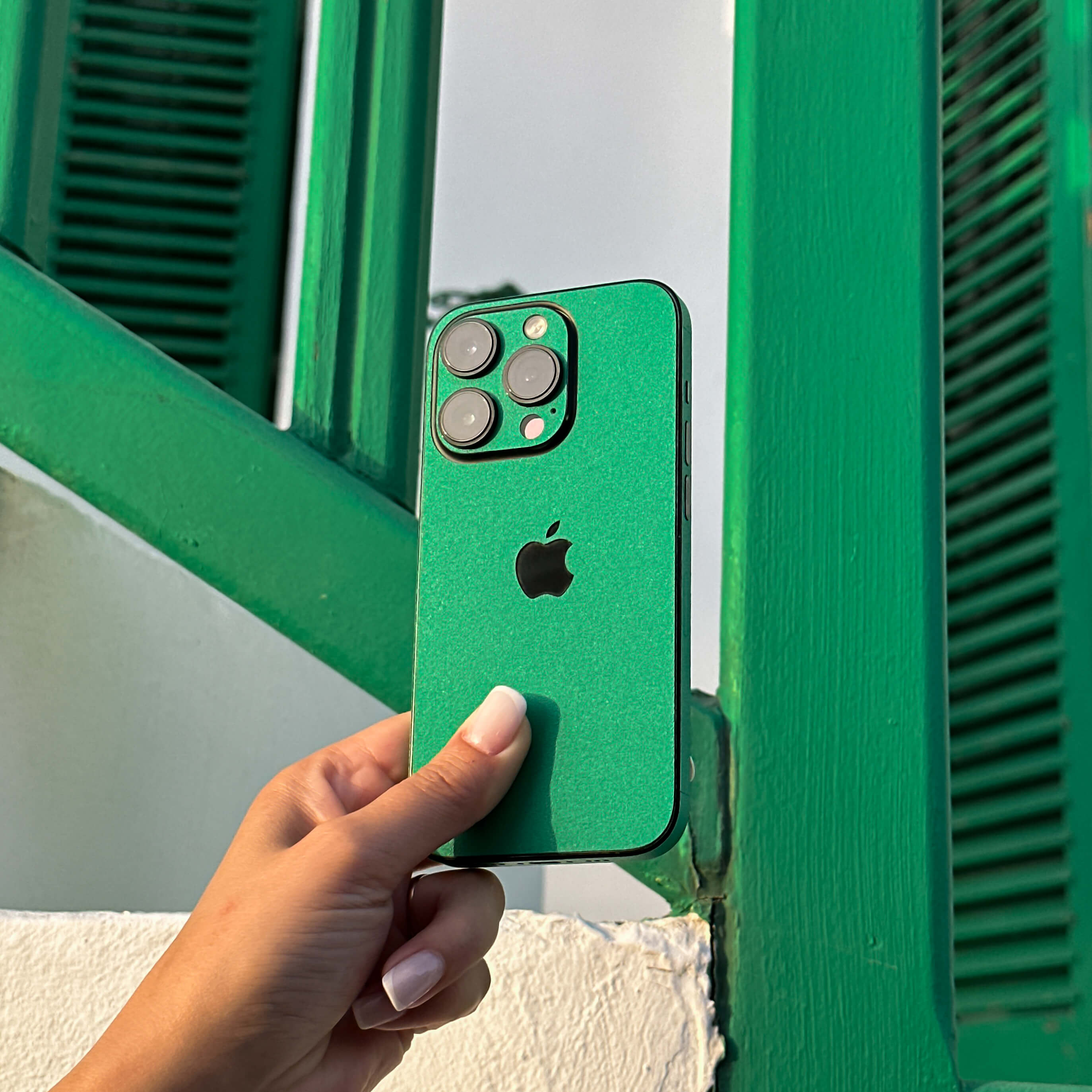 Google Pixel 9 Pro XL Veronese Green Skin, Wrap – Qskinz™